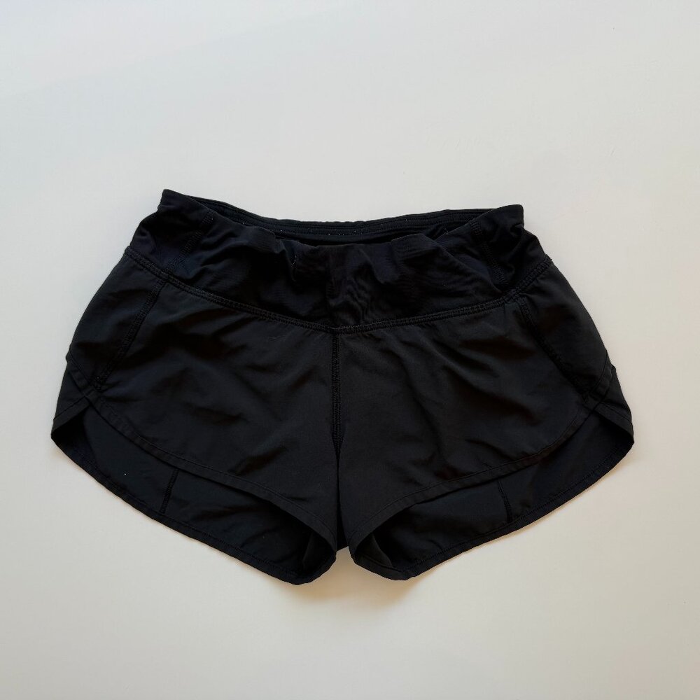 Lululemon Black 2.5" athletic shorts - Size: 2